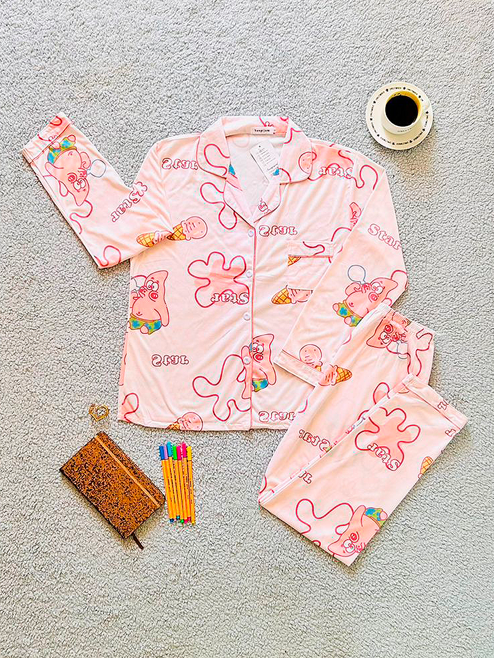 Pijamas Dama Botones Caricaturas / Camisa, Pantalón (Calcetas De Regalo)