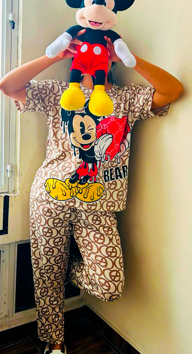 Conjunto Pijama Diseño De "Mickey Mouse Café"