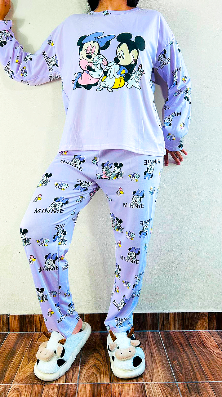 Conjunto Pijama Diseño De "Mickey Mouse Con Mimi"