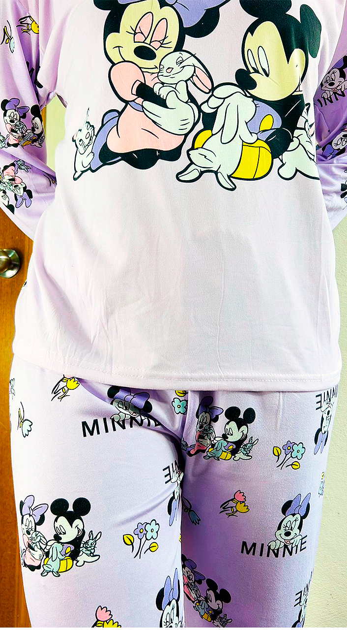 Conjunto Pijama Diseño De "Mickey Mouse Con Mimi"