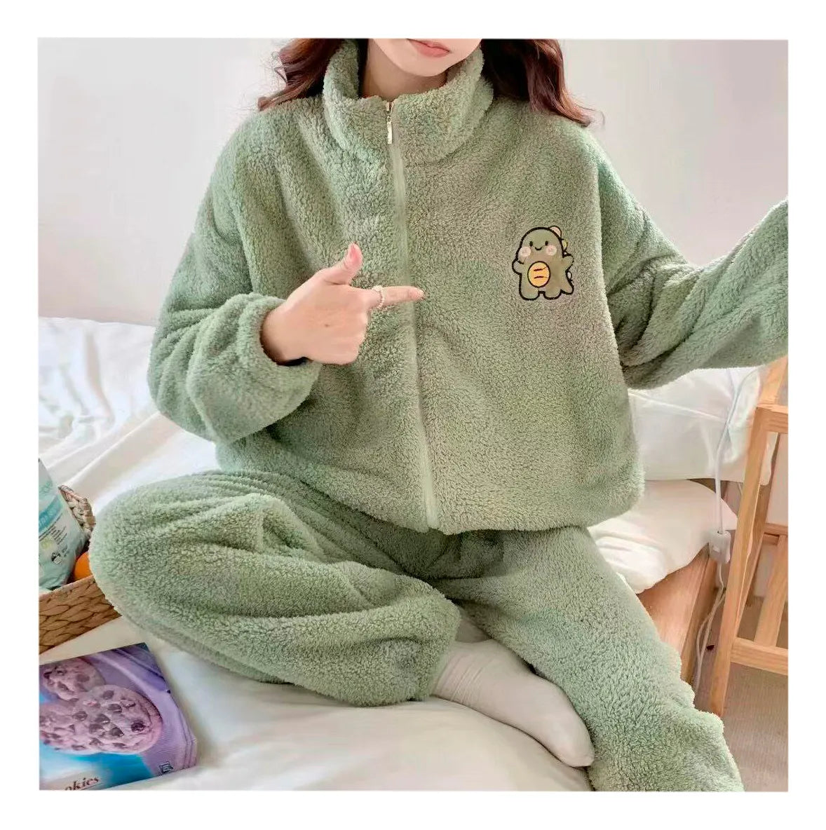 Pijama Afelpada Dama Caricaturas Con Cierre "Dinosaurio"