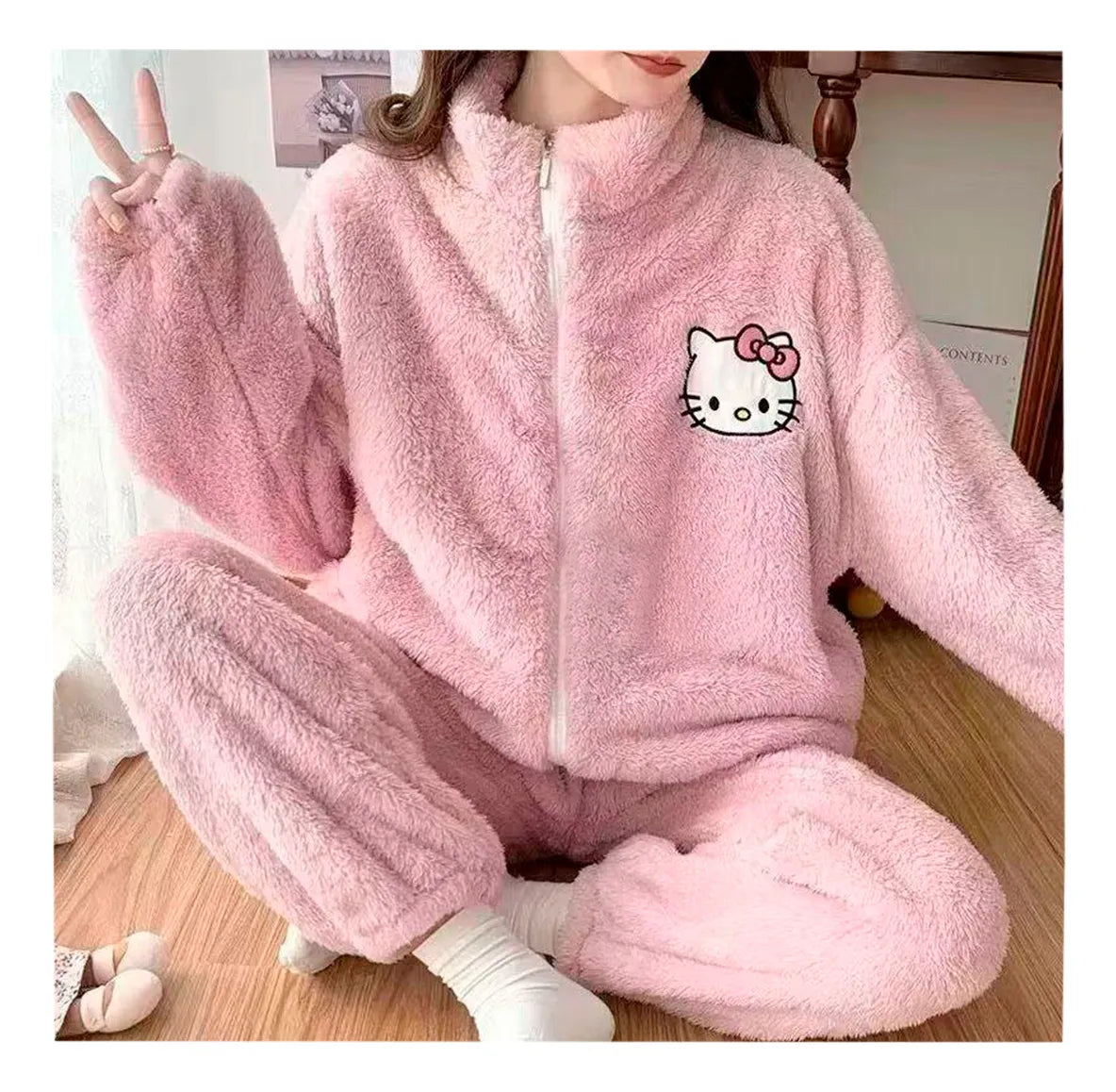 Pijama Afelpada Dama Caricaturas Con Cierre "Kitty"