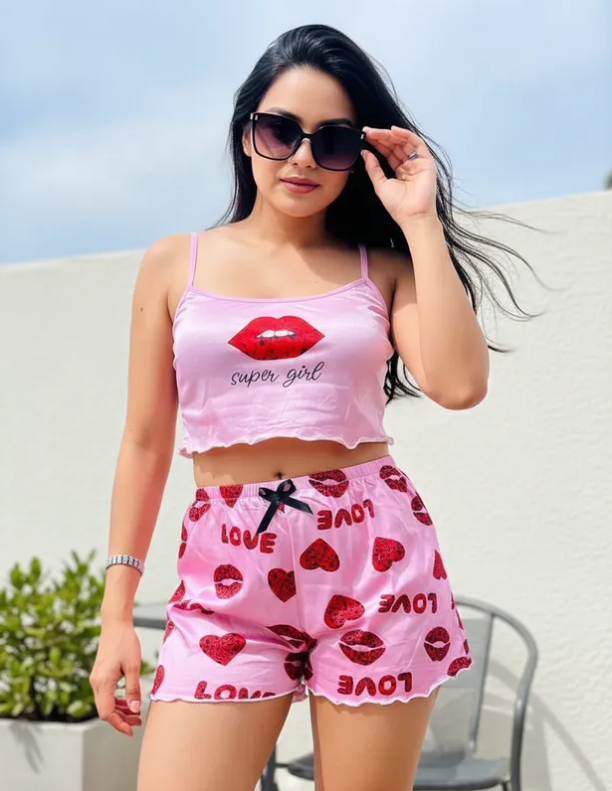 Pijama Mujer Conjunto Verano Top, Short, Pantalón Y Calcetas Diseño de Besos/ Love